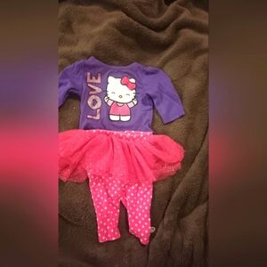 Hello kitty  out 0-3 monthsv